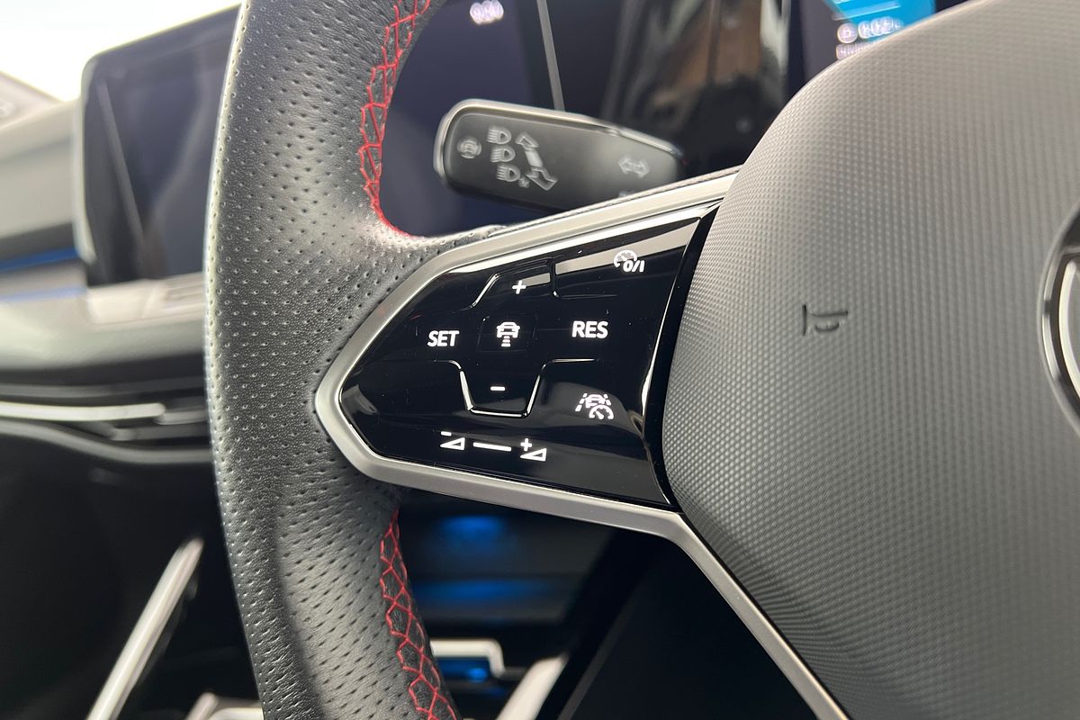 2024 Volkswagen Golf GTI 8