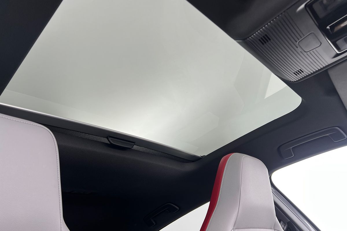 2024 Volkswagen Golf GTI 8