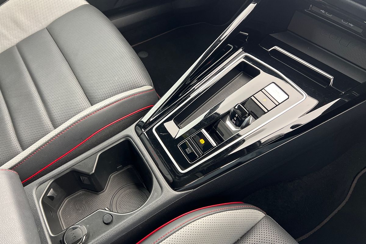 2024 Volkswagen Golf GTI 8