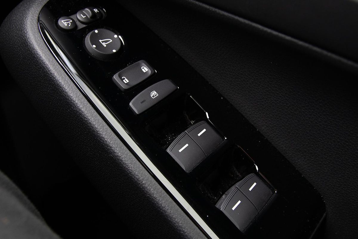 2023 Honda HR-V e:HEV L