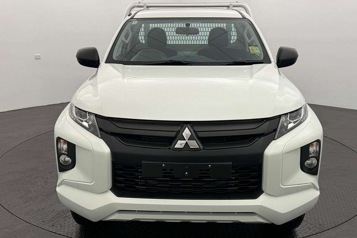 2025 Mitsubishi Triton GLX MV 4X4