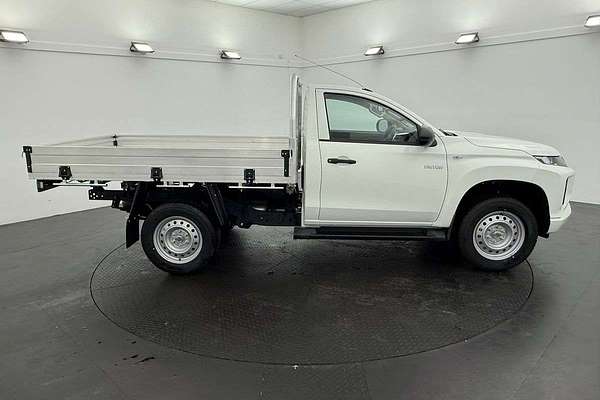 2025 Mitsubishi Triton GLX MV 4X4