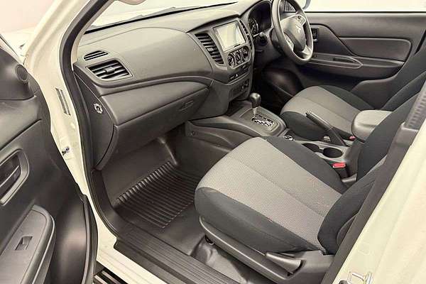 2025 Mitsubishi Triton GLX MV 4X4