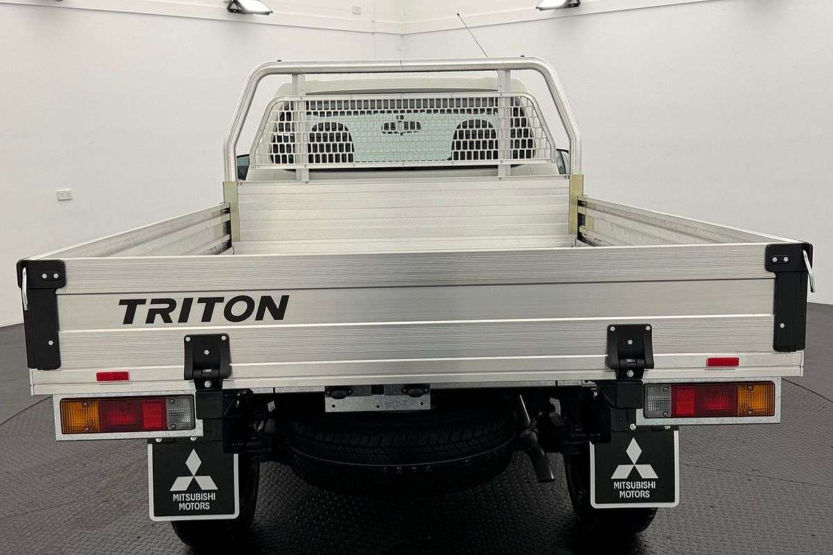 2025 Mitsubishi Triton GLX MV 4X4
