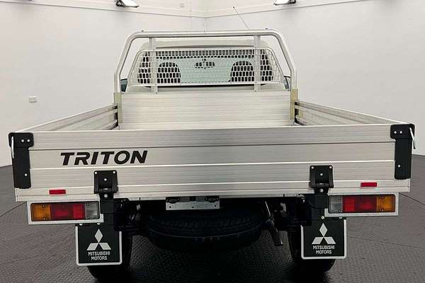 2025 Mitsubishi Triton GLX MV 4X4