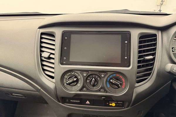 2025 Mitsubishi Triton GLX MV 4X4