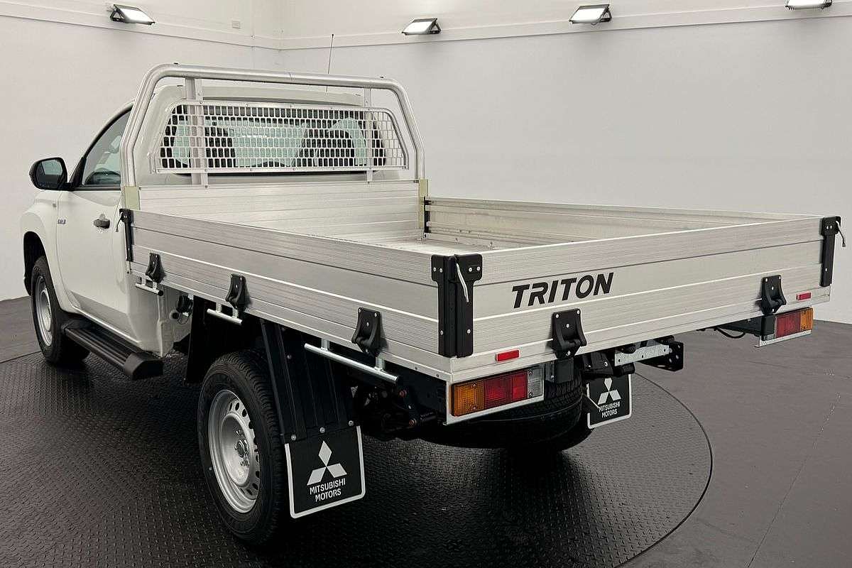 2025 Mitsubishi Triton GLX MV 4X4