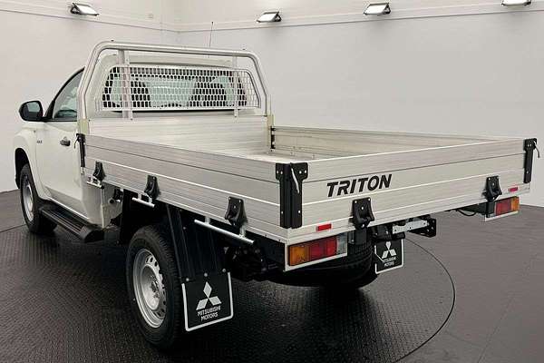 2025 Mitsubishi Triton GLX MV 4X4