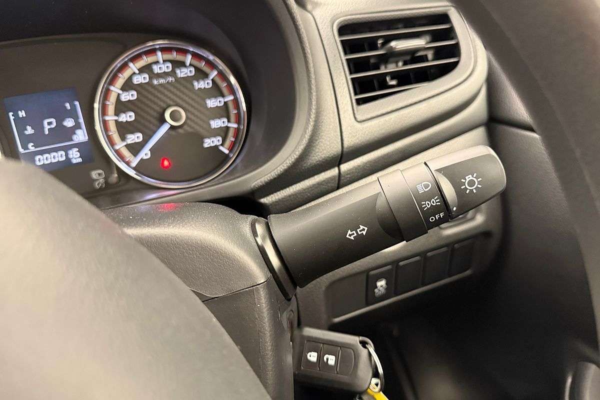 2025 Mitsubishi Triton GLX MV 4X4
