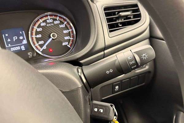 2025 Mitsubishi Triton GLX MV 4X4