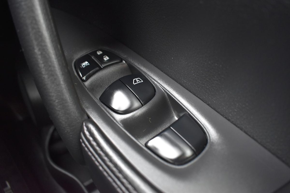 2015 Nissan X-TRAIL ST-L T32