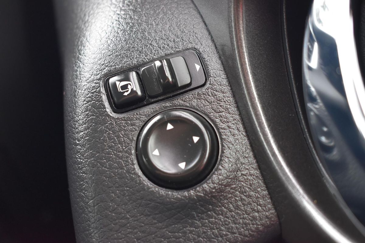 2015 Nissan X-TRAIL ST-L T32