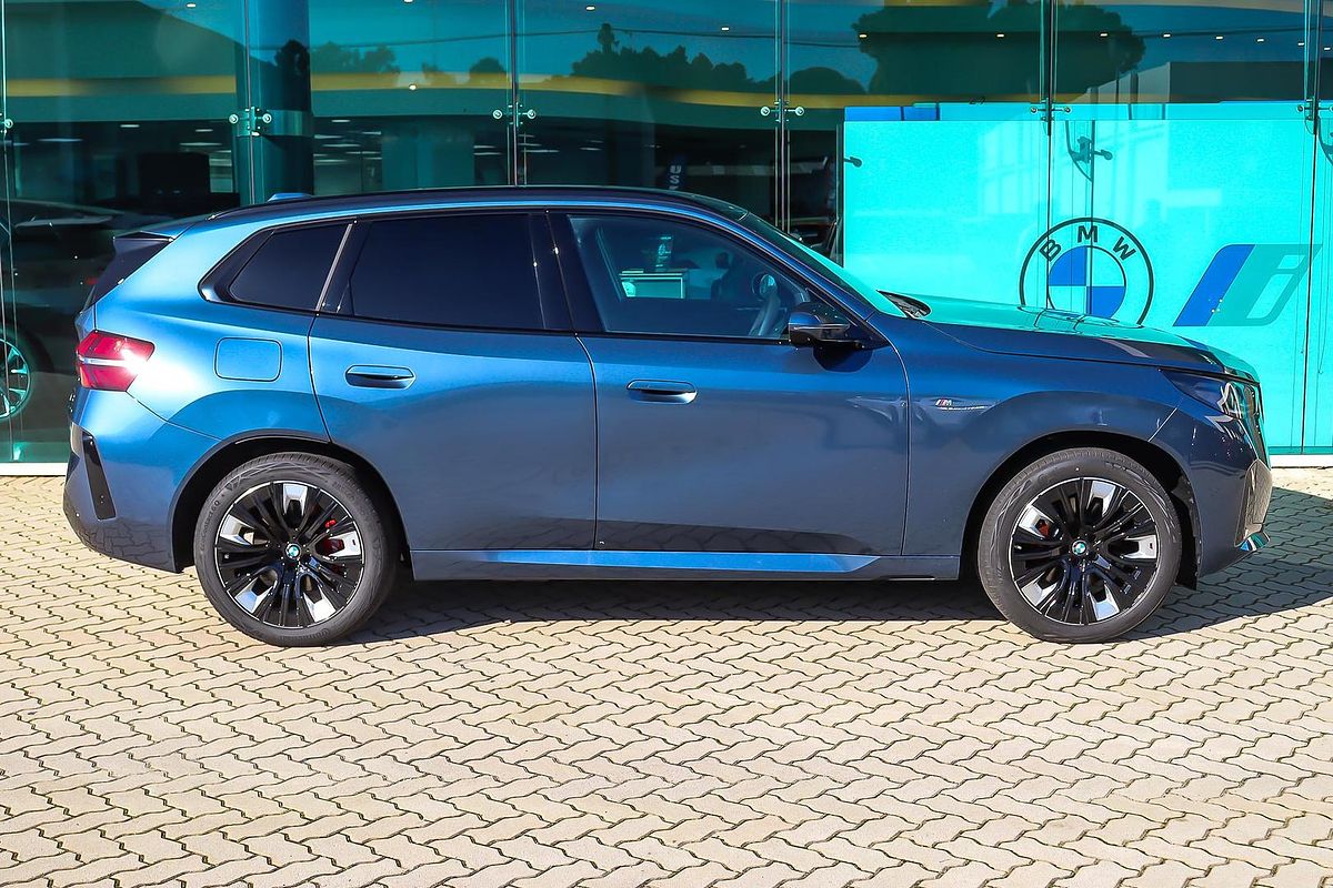 2025 BMW X3 30e xDrive G45