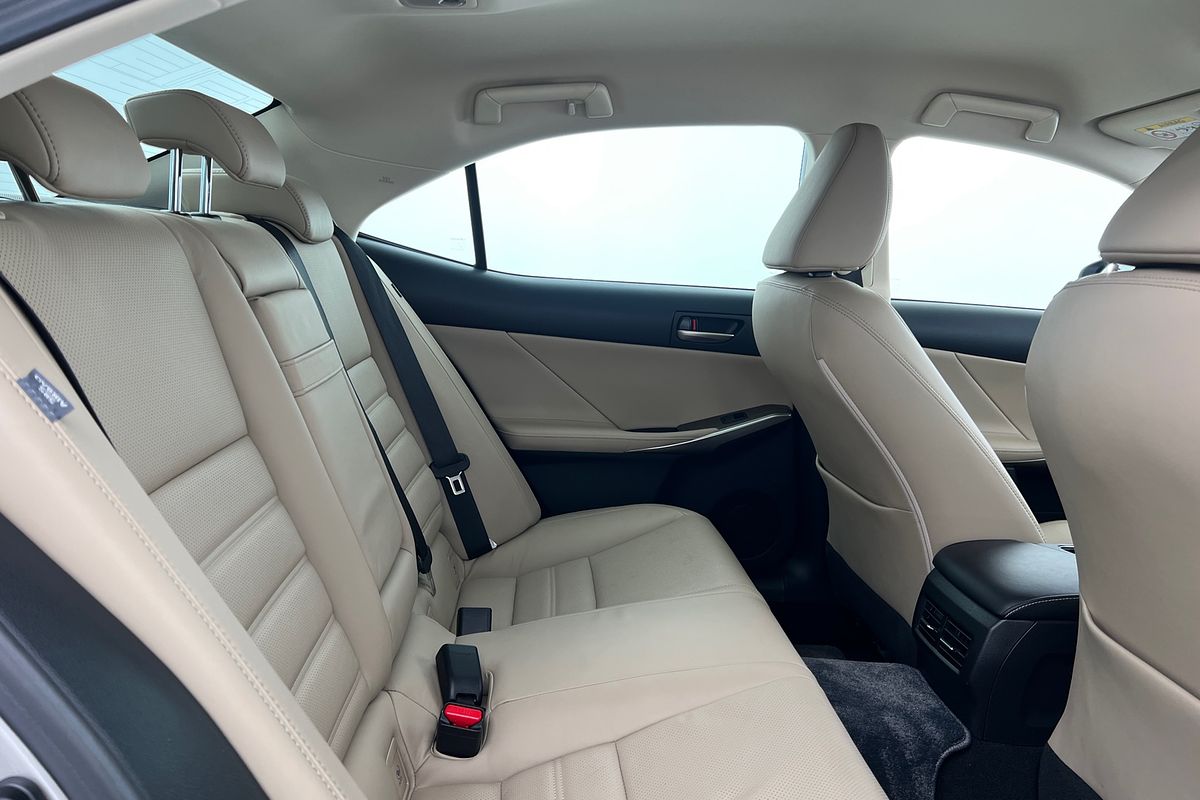 2018 Lexus IS IS300 Luxury ASE30R