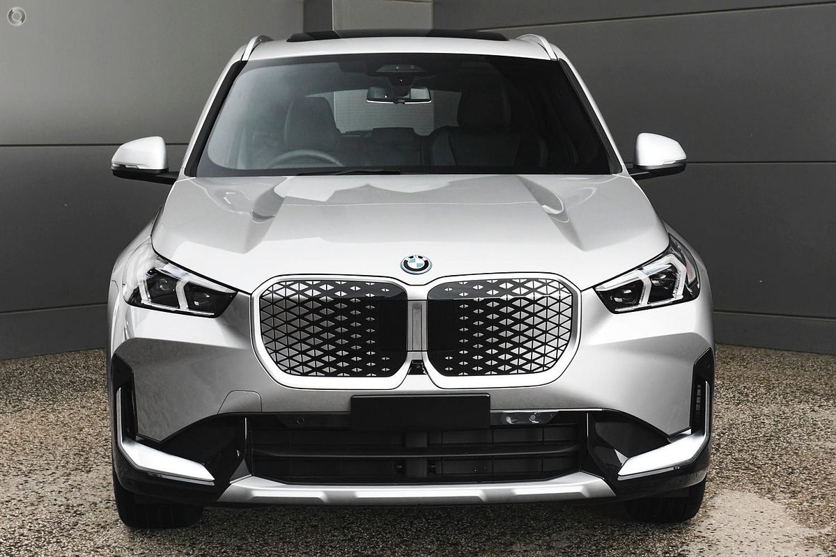 2024 BMW iX1 eDrive20 xLine U11