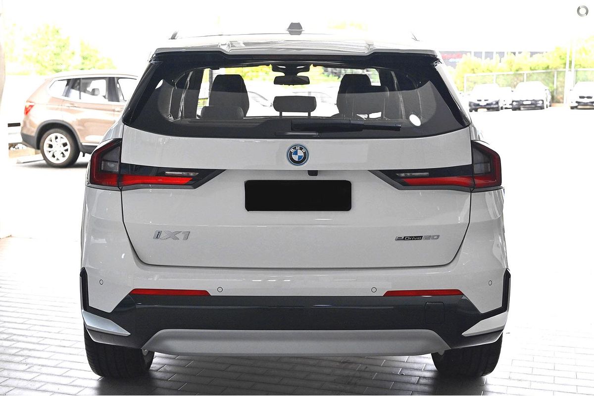 2024 BMW iX1 eDrive20 xLine U11