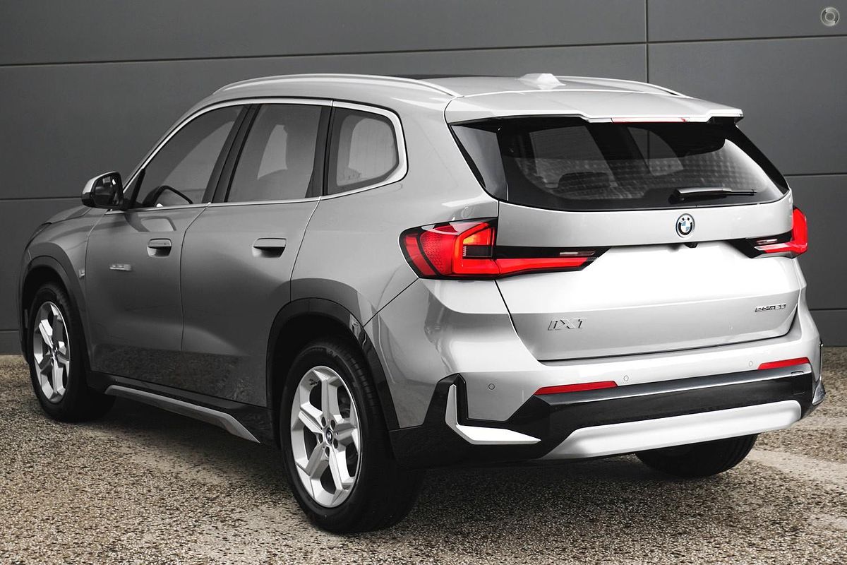 2024 BMW iX1 eDrive20 xLine U11