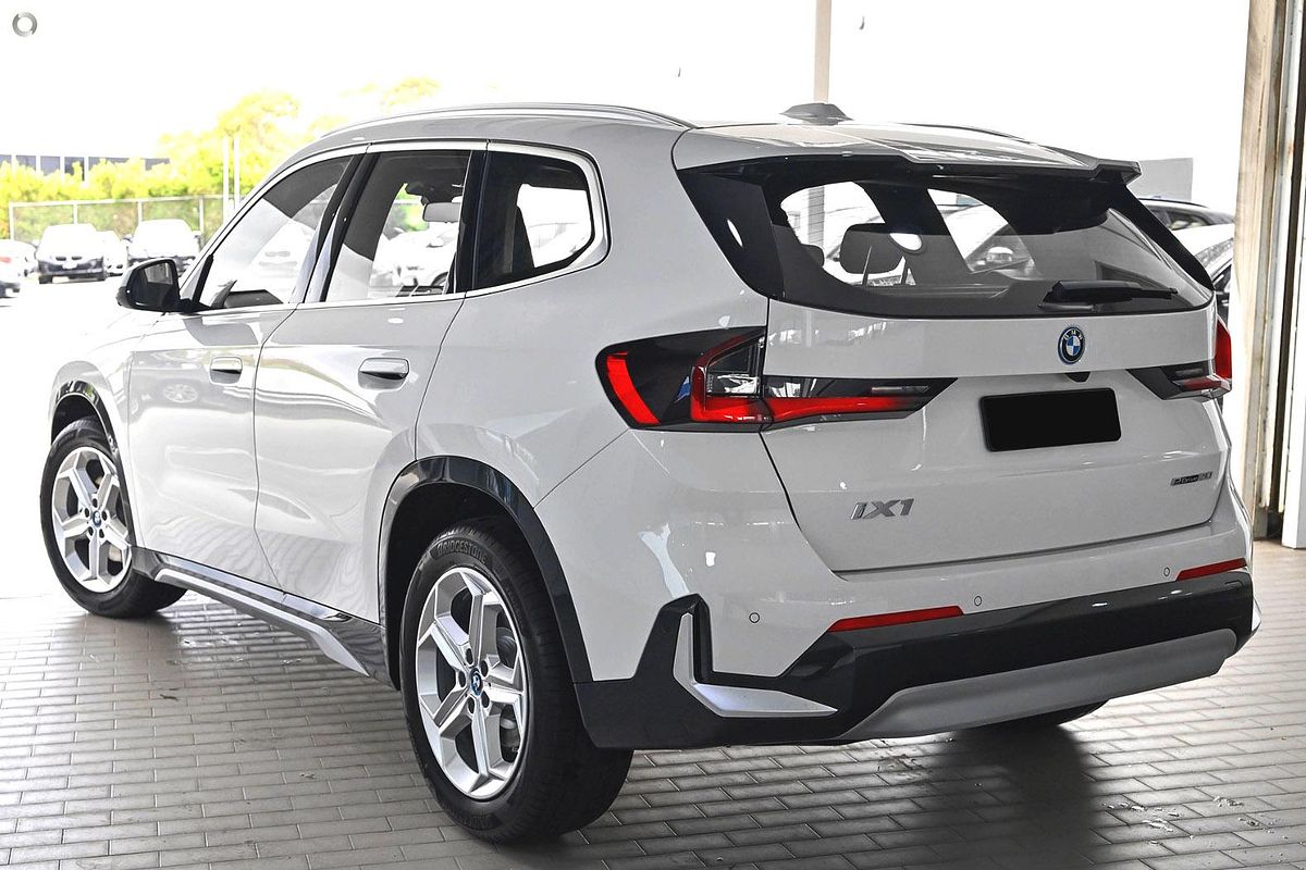 2024 BMW iX1 eDrive20 xLine U11