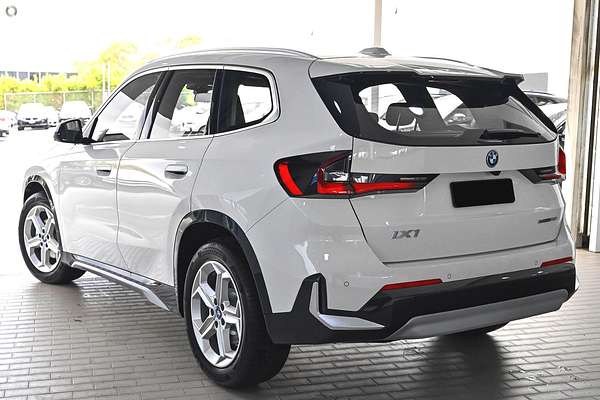 2024 BMW iX1 eDrive20 xLine U11