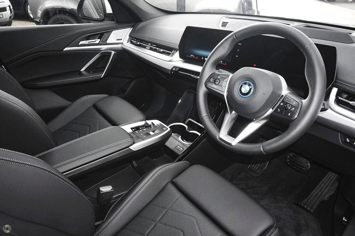 2024 BMW iX1 eDrive20 xLine U11