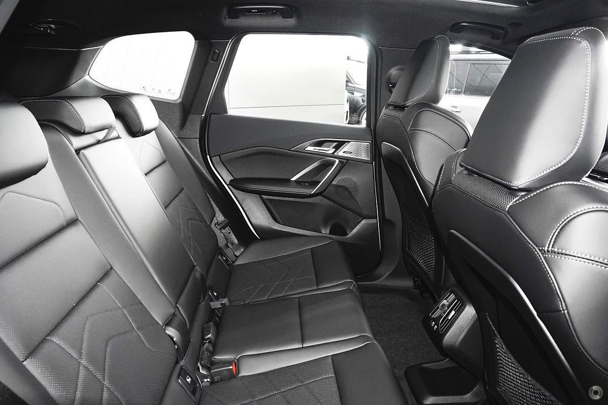 2024 BMW iX1 eDrive20 xLine U11