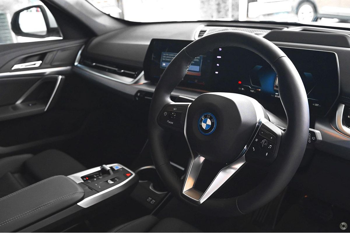 2024 BMW iX1 eDrive20 xLine U11