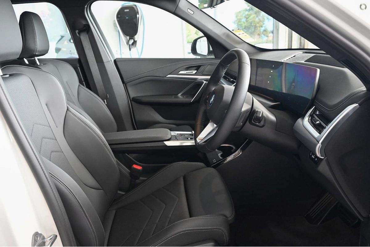 2024 BMW iX1 eDrive20 xLine U11
