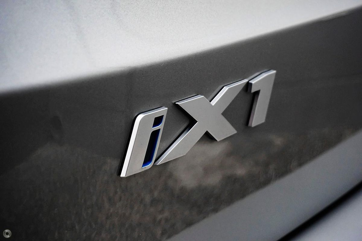 2024 BMW iX1 eDrive20 xLine U11