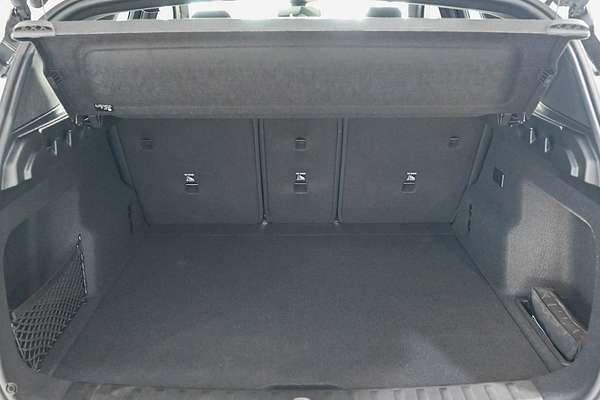 2024 BMW iX1 eDrive20 xLine U11
