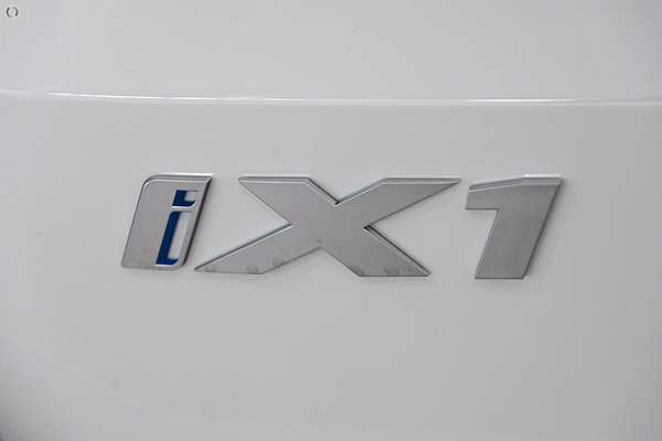 2024 BMW iX1 eDrive20 xLine U11