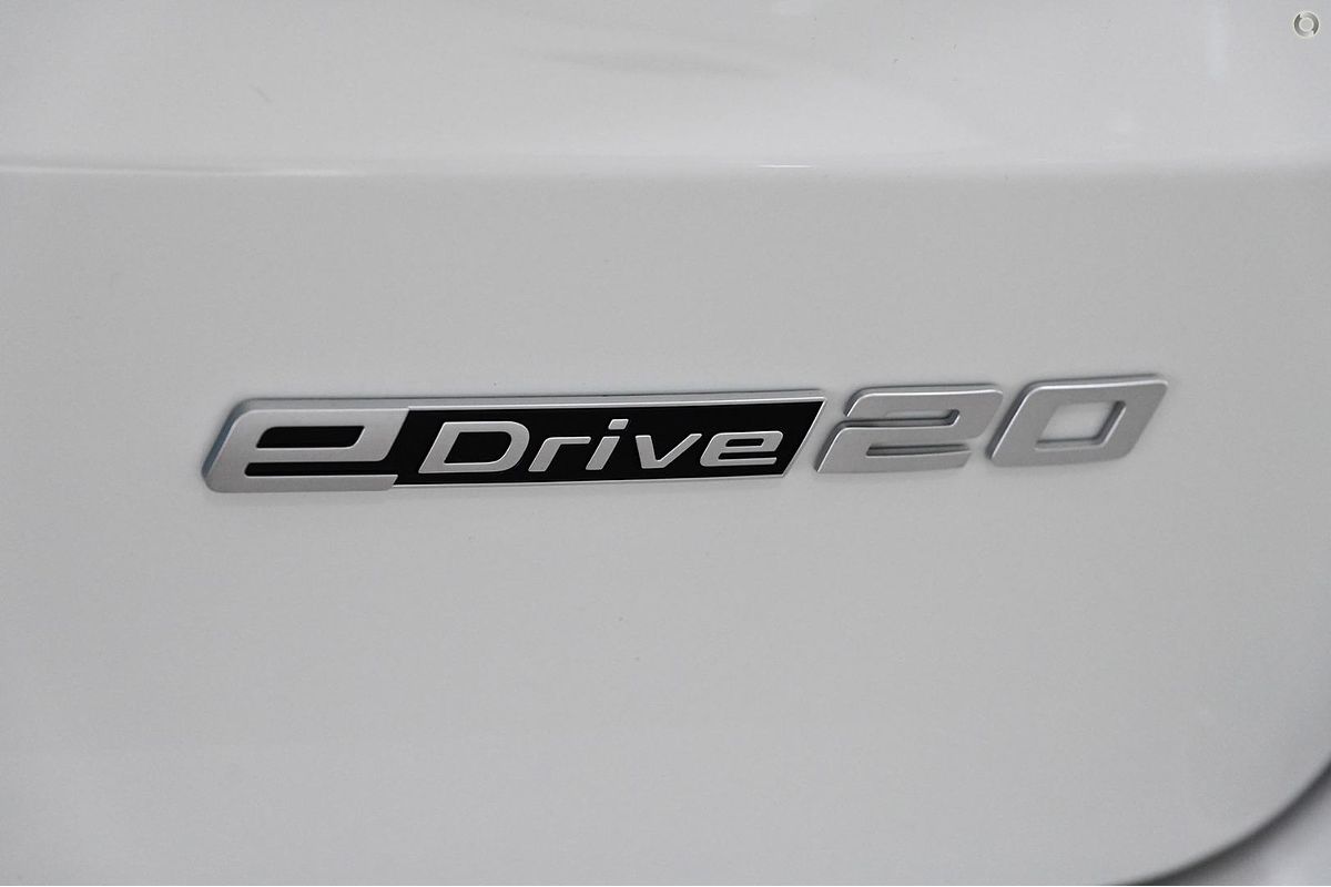 2024 BMW iX1 eDrive20 xLine U11
