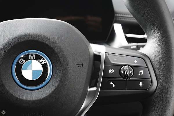 2024 BMW iX1 eDrive20 xLine U11