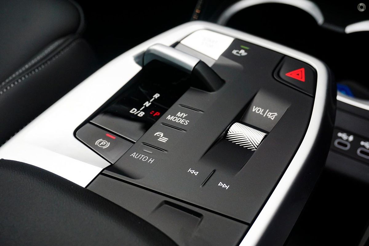 2024 BMW iX1 eDrive20 xLine U11