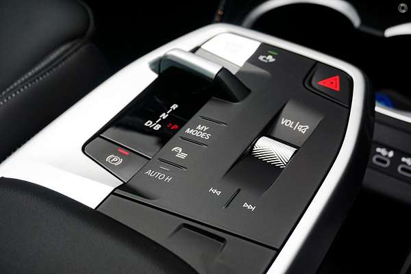 2024 BMW iX1 eDrive20 xLine U11