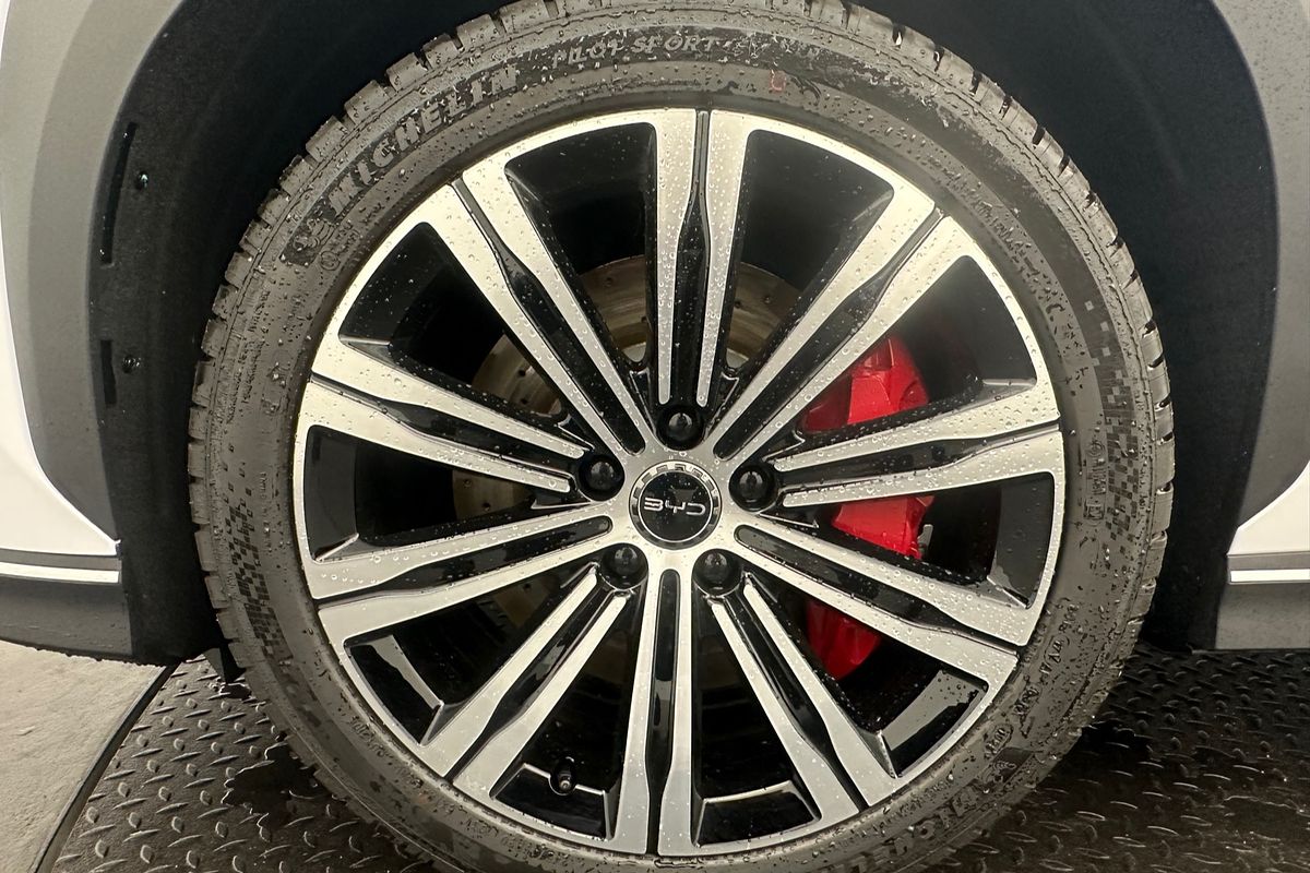 2025 BYD SEALION 7 Performance