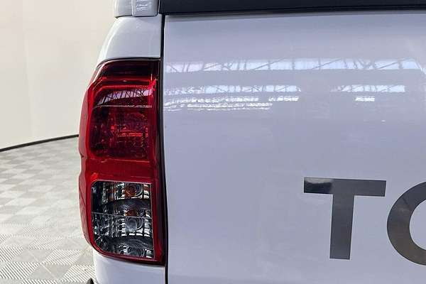 2017 Toyota Hilux SR5 GUN126R 4X4