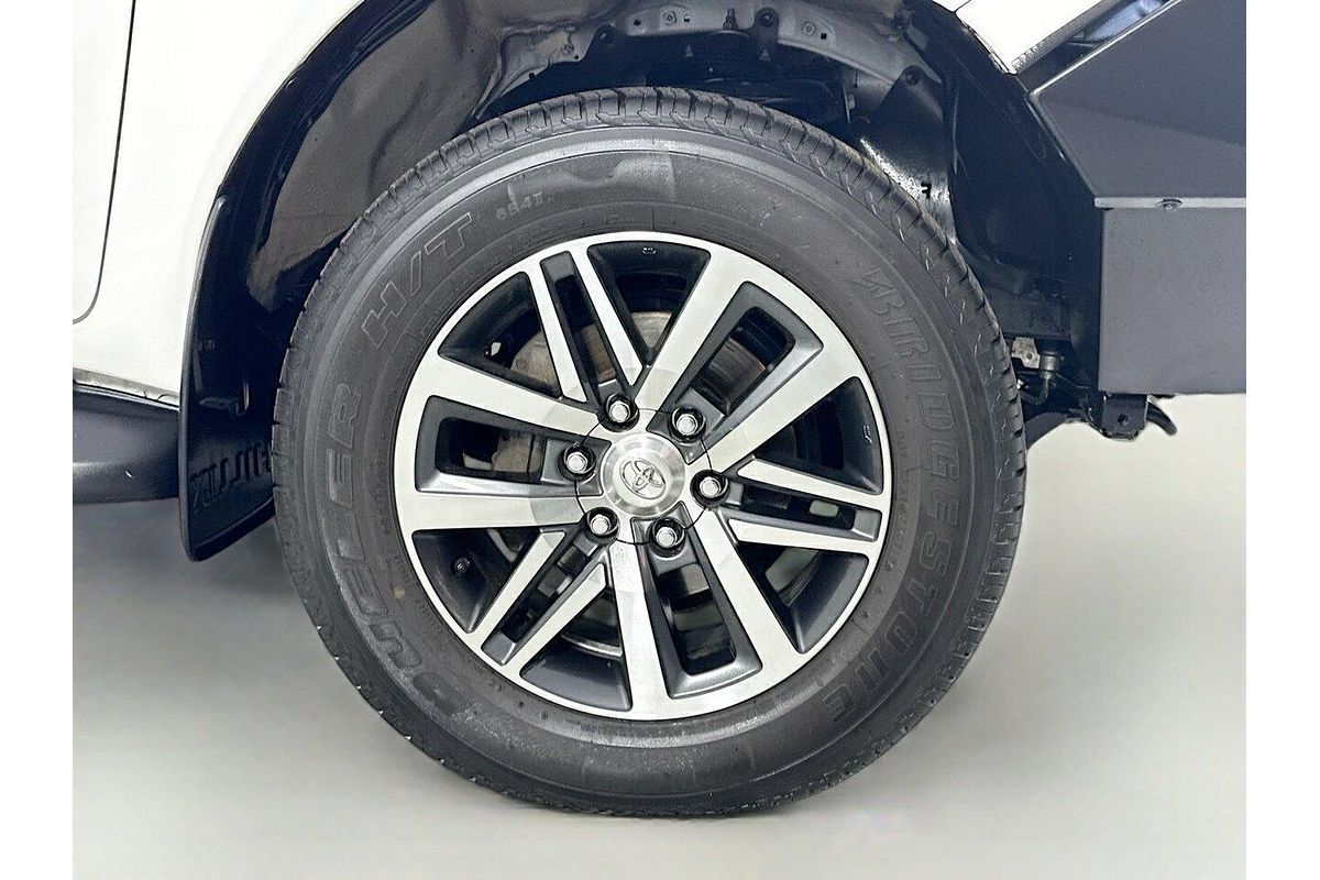 2017 Toyota Hilux SR5 GUN126R 4X4
