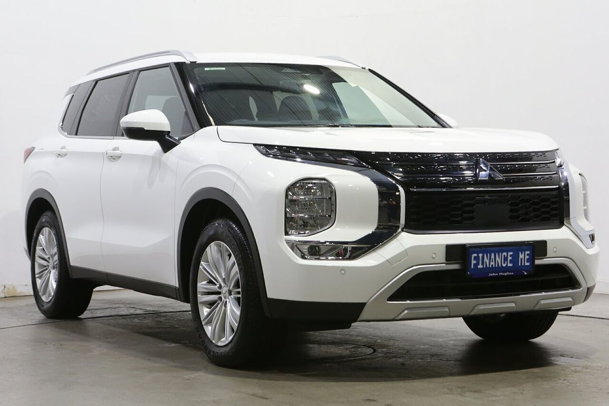 2024 Mitsubishi Outlander LS ZM