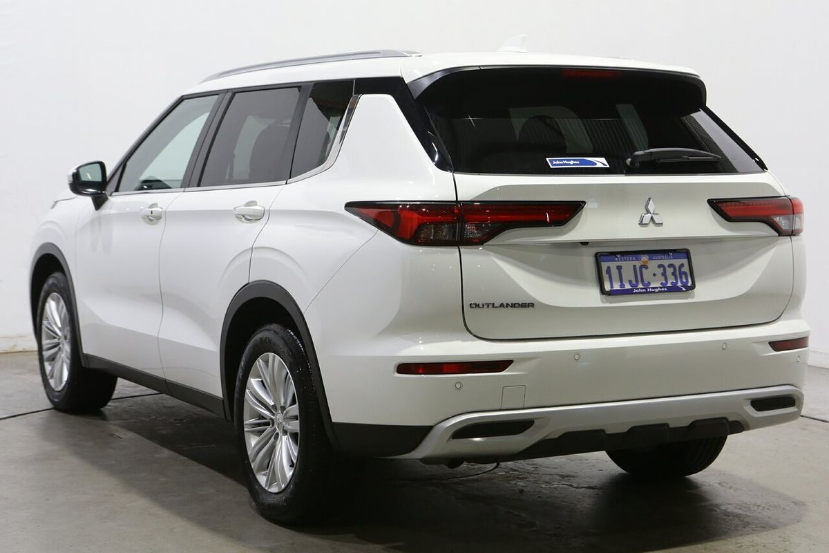 2024 Mitsubishi Outlander LS ZM