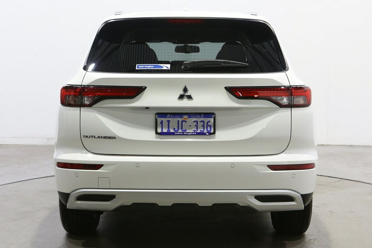 2024 Mitsubishi Outlander LS ZM