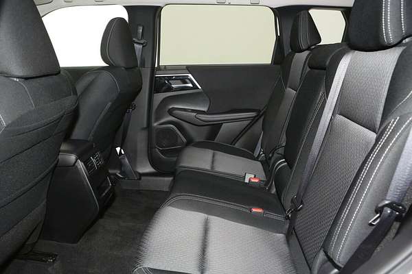2024 Mitsubishi Outlander LS ZM