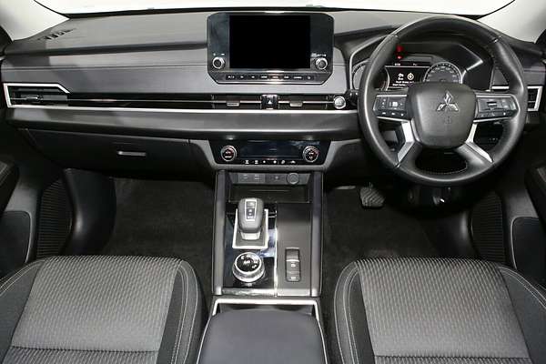 2024 Mitsubishi Outlander LS ZM