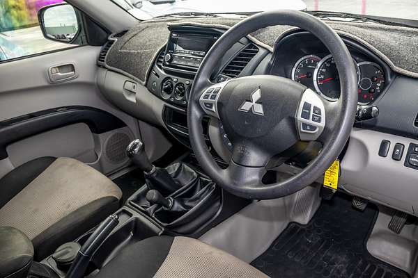 2015 Mitsubishi Triton GLX MN 4X4