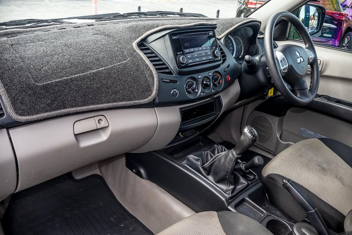2015 Mitsubishi Triton GLX MN 4X4