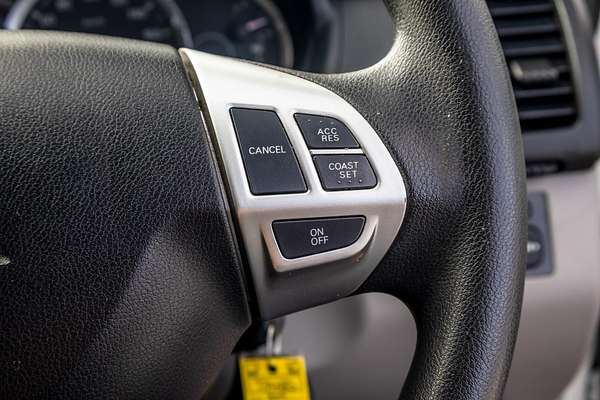 2015 Mitsubishi Triton GLX MN 4X4