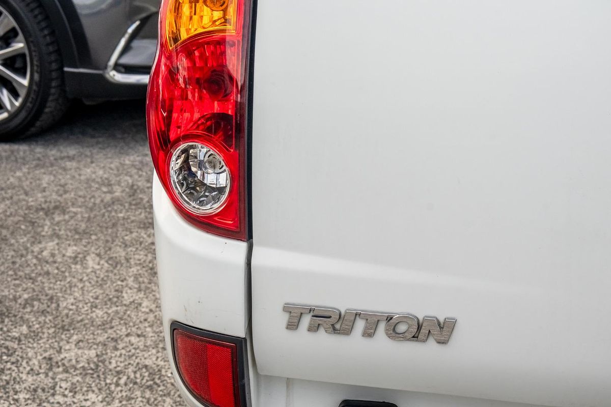 2015 Mitsubishi Triton GLX MN 4X4