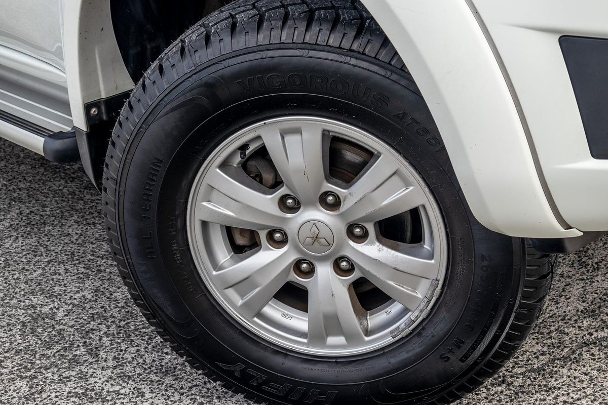 2015 Mitsubishi Triton GLX MN 4X4