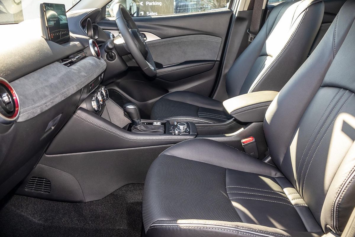 2025 Mazda CX-3 G20 Akari DK
