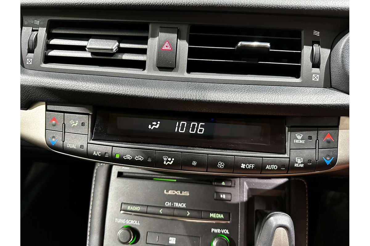 2017 Lexus CT CT200h Luxury ZWA10R