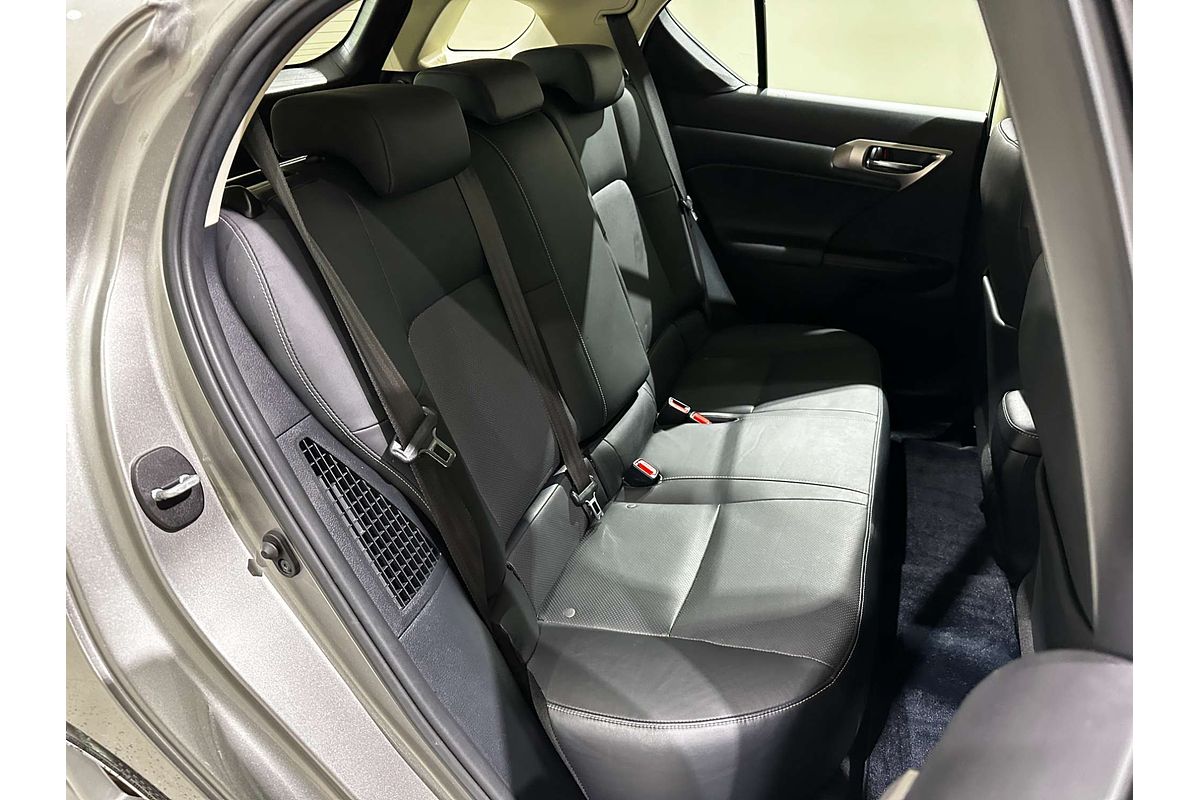 2017 Lexus CT CT200h Luxury ZWA10R